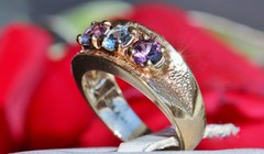 10k yellow gold 0.70ct lab-created multi gemstone size 5.5 mother’s ring 4.36gr