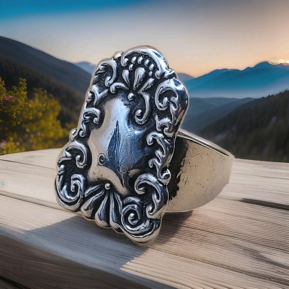 Vintage Sterling 925 Repousse Scrollwork Shield Panel Adjustable Ring Size 6.5