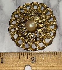 Vintage Gold Tone Round Faux Pearl Brooch Pin Jewelry JMS-9