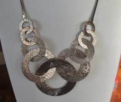 VTG Modern Abstract Textured Gold Multi Ring BIB Statement Necklace Up To 19”
