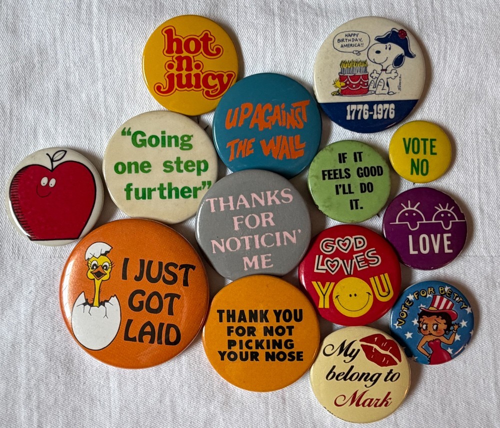 VINTAGE – Lot of 14 Metal 1970/80s Misc Pins/Buttons – Wendy’s Snoopy Betty Boop