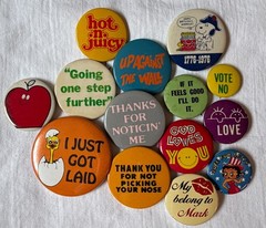 VINTAGE – Lot of 14 Metal 1970/80s Misc Pins/Buttons – Wendy’s Snoopy Betty Boop
