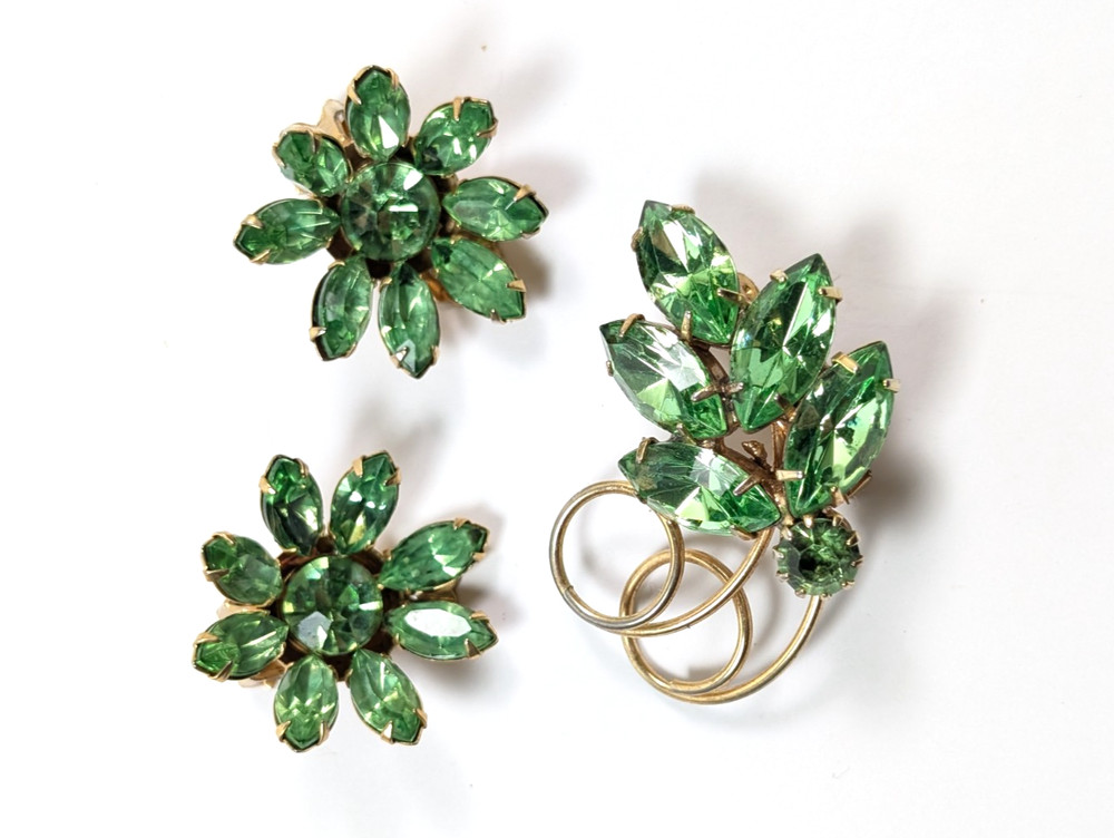 Green Rhinestone Flower Pin Brooch and Earrings Set 3D MCM 60’s Estate