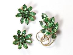 Green Rhinestone Flower Pin Brooch and Earrings Set 3D MCM 60’s Estate
