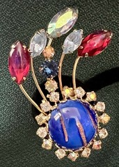 FANTASTIC VINTAGE HOBE 2 1/4” CLIP ON CLIMBERS EARRING COPPER FLUSS MULTI COLORS