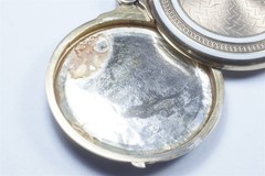 VANITY MIRROR LOCKET PENDANT – ANTIQUE SILVER ENAMEL c1906 VERY GOOD QUALITY