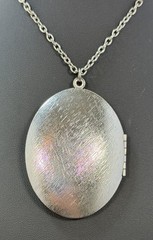 Vintage Large Oval Pastoral Scene Locket Pendant Necklace 30” Chain Silver Tone