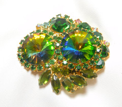 VINTAGE JULIANA DELIZZA & ELSTER GREEN WATERMELON RIVOLI RHINESTONE BROOCH ✨