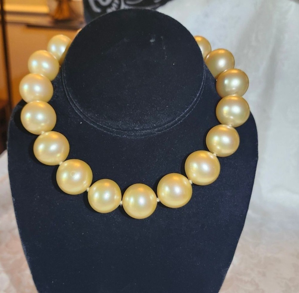 Vintage Gold-Tone Glass Faux Pearl Necklace 925 Clasp – High-Quality Statement
