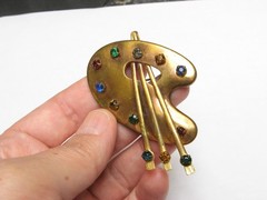 VTG Large ARTIST Palette Brushes BROOCH 1940s Brass RHINESTONE Paint Colors