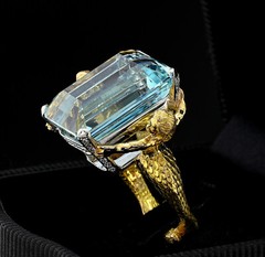 Julius Cohen Aquamarine Diamond Platinum 18 KT Ring