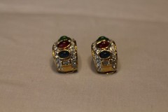 LES BERNARD VINTAGE GLASS CABACHON CLIPON EARRINGS