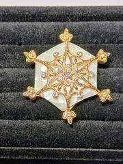 LC Lauren Conrad White Stone Rhinestone Gold Tone Snowflake Brooch Pin