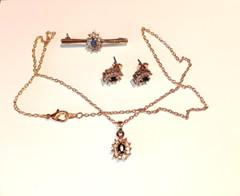 Vintage Sapphire And Zirconia Cluster Pendant, Pierced Earrings & Brooch Pin Set