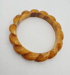 Butterscotch Bakelite Bangle Bracelet Vintage Carved Marbled Chunky Tested 7.5″