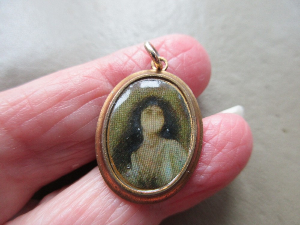 UNUSUAL OLD ANTIQUE LADY ENAMEL PICTURE GOLD PLATED FOB CHARM PENDANT NECKLACE