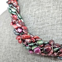 VINTAGE Plastic Beaded Burgundy & Green Twisted Box Clasp Necklace Hong Kong