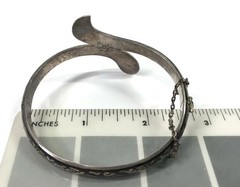 Vintage Siam Sterling Niello Bypass Bracelet – Twin Lizard Motif, Black Enamel