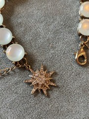 Vintage Beautiful Pale Green Button Disc Bracelet GV9 Marked