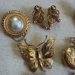 Vintage Style Jewelry Lot Gold Tone Brooch Earrings Charms Watch Mixed