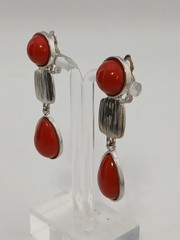 VINTAGE Silver tone red white lucite necklace CORDINATED clip earrings set