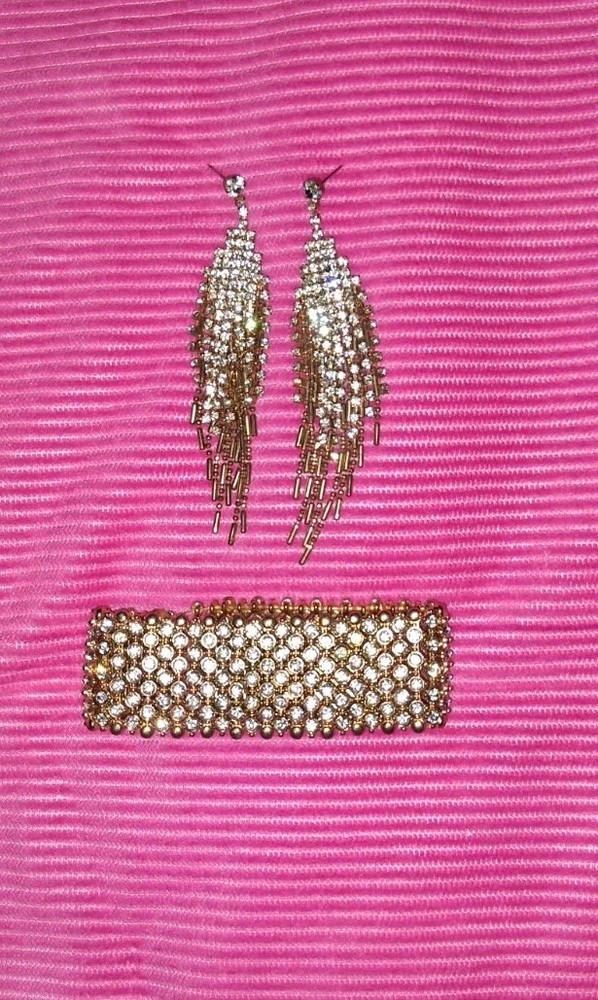 Vintage Gold Tone Rhinestones Dangle Earrings And Stretch Bracelet