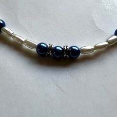 Vintage style blue &white faux pearl beaded choker necklace 16″ silvertone clasp