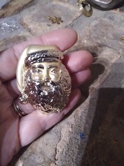Brooch Pin Santa Christmas Gold Tone Head Pin Metal Matte Gloss Vintage Jewelry