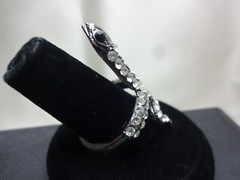 VINTAGE METAL ALLOY SNAKE RING WITH CRYSTAL INLAID BODY APPROX. SIZE 9