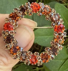 Vintage Orange brown Rhinestone circle Brooch Pin Jewelry