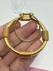 Vintage Gold Tone Textured Pattern 2” Open Round Scarf Clip