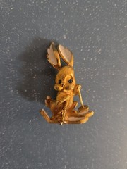 VINTAGE SKI BUNNY BROOCH PIN