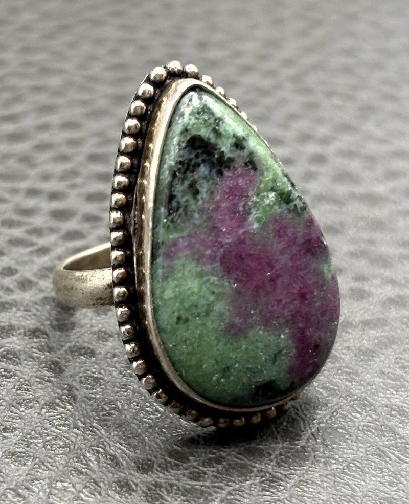 Vintage Silver Ruby Zoisite Ring Teardrop Beaded Bezel Statement Boho Size 8.25