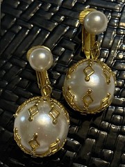 Vintage CELEBRITY Signed Gold Filigree Cage Pearl Orb Statement Clip On Earrings
