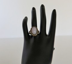 Vtg pink polished stone cabochon brass tone braided open band adjustable ring