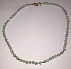 Natural Green Jadeite Jade Bead 16” Necklace Gold Tone Clasp