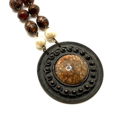 Vintage THE LIMITED Pendant Necklace Lampwork Glass Metal Acrylic Beads 34″