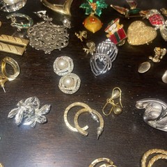 Vintage Goldtone Jewlery Drop Dangle Some Signed Monet & More 118 Pair & 22 …
