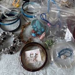 Huge Vintage Costume Jewelry Lot. $900+ Retail. Too For Pictures-107 Pieces