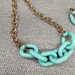 Vintage Necklace Earring Jewelry Set Acrylic Aqua Links gold Tone Chain