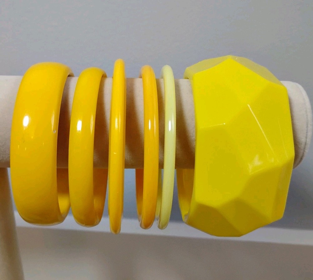 All Vintage Lot Of 6 Yellow Bangle Bracelet Spacers Chunky Hinge Plastic Acrylic