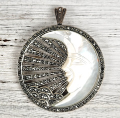 SIGNED VINTAGE BIG CRESCENT MOON MOP MARCASITE STERLING SILVER 925 PENDANT PIN