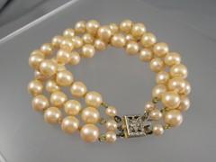 Vintage 3 Strand Faux Pearls 7 3/4″ Long Bracelet 1033