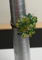 Vintage Silver Tone Green Glass Bicone Bead Headpin Cluster Dome Cocktail Ring 7