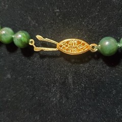 Vtg Hand-Knotted Spinach Green Nephrite Jade Beaded 18″ Fishhook Clasp Necklace