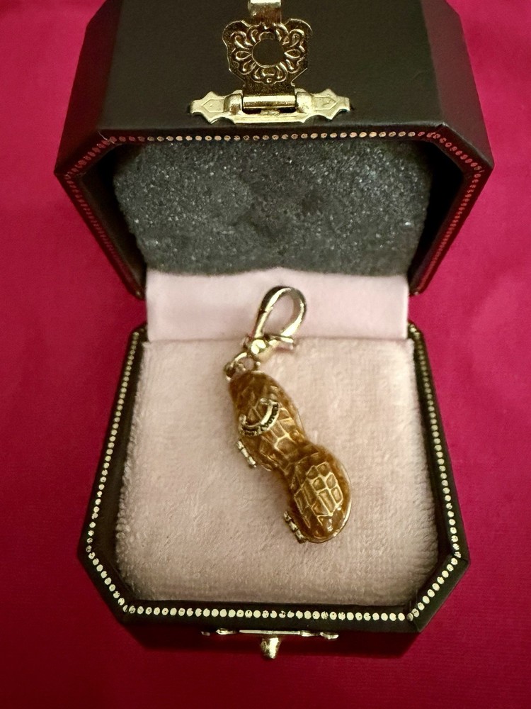 2009 JUICY COUTURE PEANUT CHARM YJRU3125 NWT