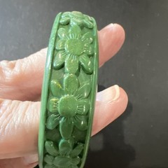 Green Lucite Plastic Bracelet Carved Flowers 2.5 In Diameter