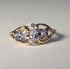 14K Yellow Gold Natural Tanzanite & Diamond Stone Ring Signed