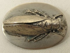 Vintage Silver Tone 3-Dimensonal Cicada Oval disk Pin/Brooch 1-1/2″ x 1-1/8″