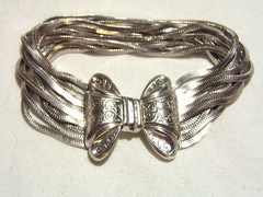 …Vintage/Antique Silver Tone Multi-Chains Bow Clasp Bracelet…